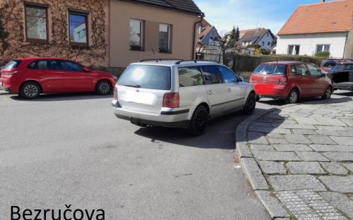 brezen_parkovani_bezrucova.jpg