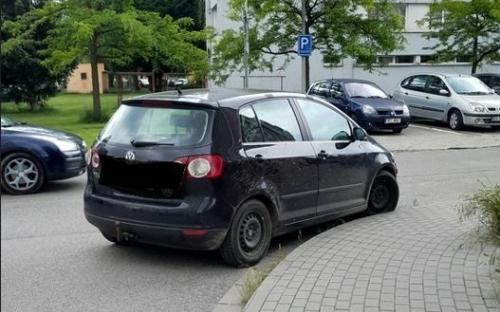 cerven_parkovani_dukelska.jpg
