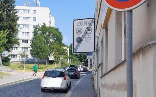 cerven_parkovani_hrncirska.jpg