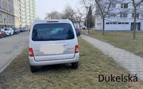 unor_parkovani_dukelska1.jpg