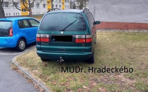 leden_parkovani_hradeckeho.jpg