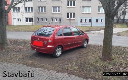 leden_parkovani_stavbaru.jpg